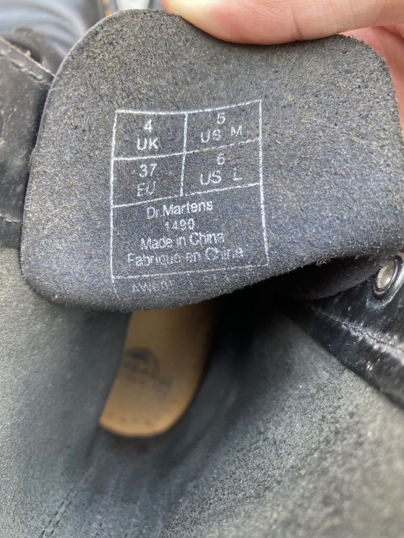 original 10 eyelet dr. martens 1490 (Category: Boots) located in Manila. Submitted by lirioraili57 (Listing ID 1466085287, Image 2). Description: 10 eyelet dr. martens has minimal scratches .