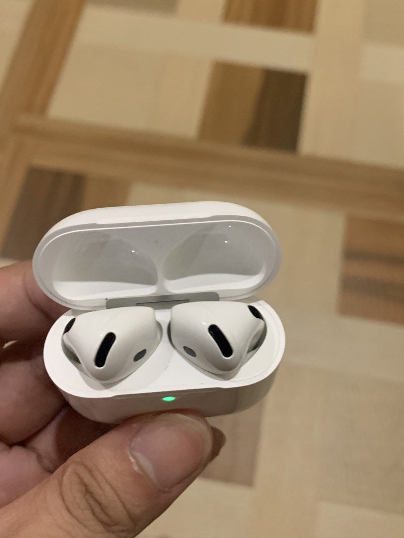 Original Apple Airpods 4 (Non ANC) (Category: Earphones) located in Makati City. Submitted by john15.5 (Listing ID 1466080464, Image 2). Description: Try Secondhand Original Apple Airpods 4 (Non ANC) for only Php 5900 -100% Original -Free Usb C cable -Free Silicon Case -Smoothness 96% Front & 97% Back -Good battery life -Matagal Malowbat, Mabilis magcharge -Good quality -Crisp Button -Actual Photo -Ready to use -No Box -No swap -Free Shipping via