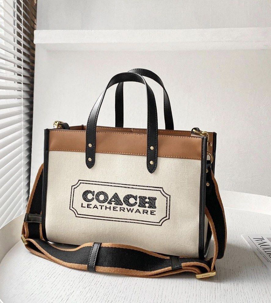 Original C o A ch Field Tote 30 (Category: Luxury Bags & Wallets) located in Tagaytay City. Submitted by zeyla (Listing ID 1466009318, Image 1). Description: Snap Closure.