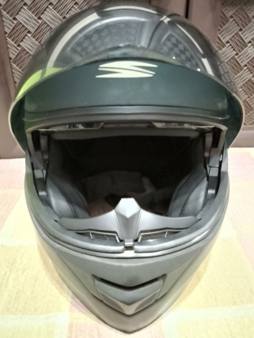 ORIGINAL MODULAR HELMET-SPYDER (Category: Helmets and other Riding Gears) located in Manila. Submitted by 08jhoyglee64228 (Listing ID 1465971683, Image 1). Description: SPYDER.