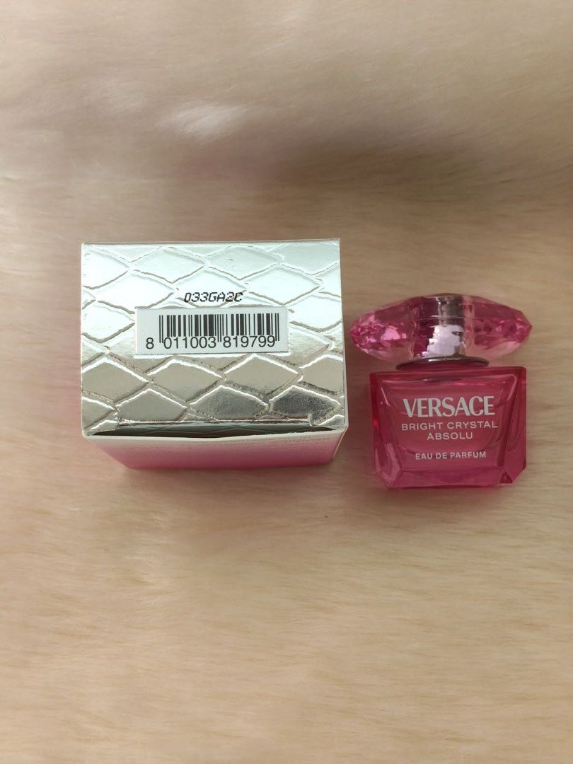 Original Versace Bright Crystal Absolu EDP 5ml. (Category: Fragrance & Deodorants) located in Quezon City. Submitted by docshop.orig (Listing ID 1465986727, Image 2). Description: 🌺 A floral, fruity, citrusy, fresh “out of the shower” scent that can be worn during daytime.