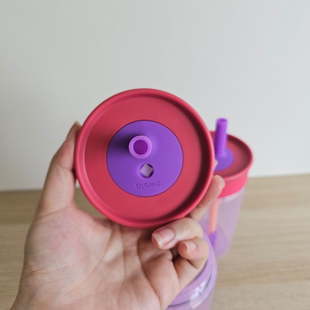 Owala Kid's Tumbler 15oz (Category: Water Bottles & Tumblers) located in Manila. Submitted by findsbyseelee (Listing ID 1466095852, Image 3). Description: Owala Kid's Tumbler! It’s made for the kiddos, but honestly… it’s also perfect for your iced coffee or matcha! 👀☕️🍵 ✨ Easy to sip ✨ Spill-resistant ✨ Removable & reusable straw ✨ Easy to clean ✨ BPA, lead & phthalate-free ✨ Dishwasher-safe lid & hand-washable cup Perfect size for little hands