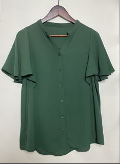 (Category: ) located in . Submitted by indaysukaycloset (Listing ID 1466022254, Image 1). Description: .