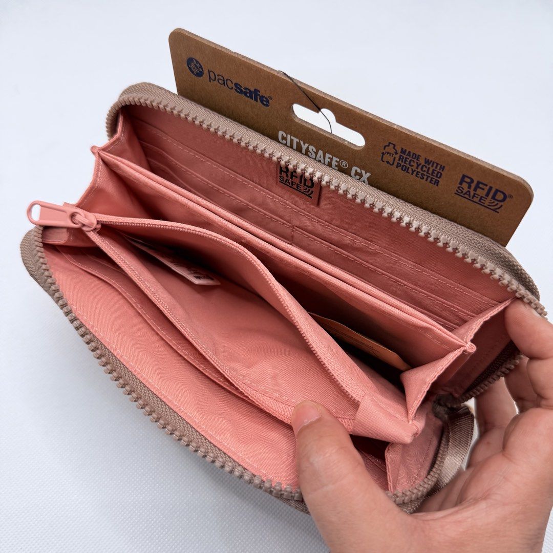 Pacsafe Orig Long Wallet (Category: Wallets & Card holders) located in Quezon City. Submitted by ajandstevenshopscorner (Listing ID 1466052617, Image 2). Description: .
