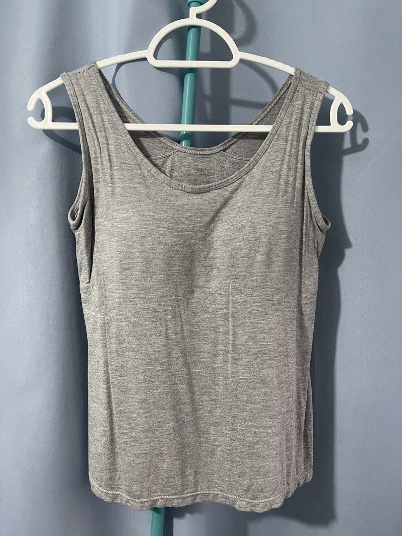 Padded Sleeveless Top (Category: Sleeveless) located in Cavite. Submitted by lengthingz (Listing ID 1466146447, Image 1). Description: large.