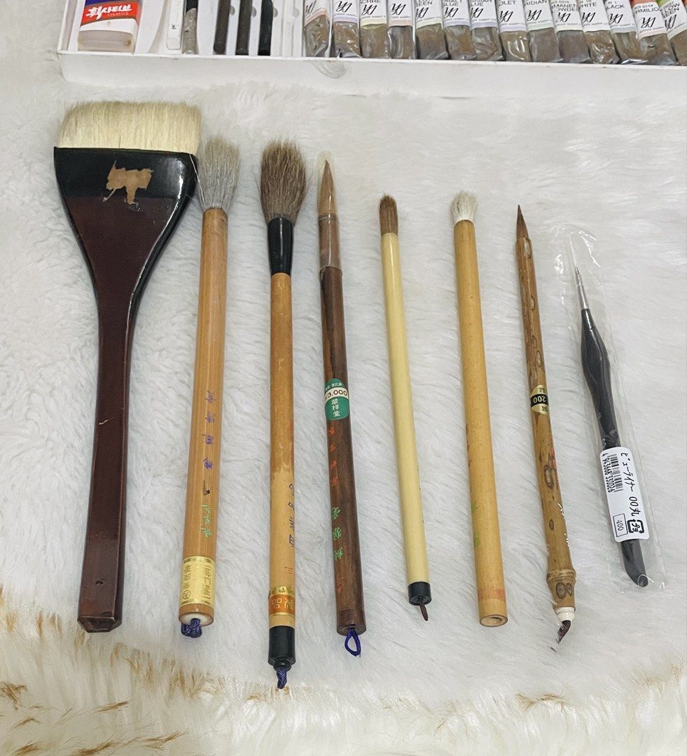 Painting bundle 4 (Category: Craft Supplies & Tools) located in Quezon City. Submitted by sissymissy1527 (Listing ID 1466028540, Image 3). Description: Take all only Malalambot pa lahat ng paints at halos full pa laman ng Liquitex yellow cover Selling as is where is .