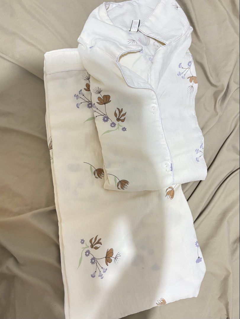 pajama sets (Category: Undergarments & Loungewear) located in Manila. Submitted by akirai814 (Listing ID 1465968461, Image 2). Description: .