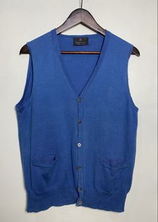 (Category: ) located in . Submitted by indaysukaycloset (Listing ID 1466032058, Image 1). Description: .
