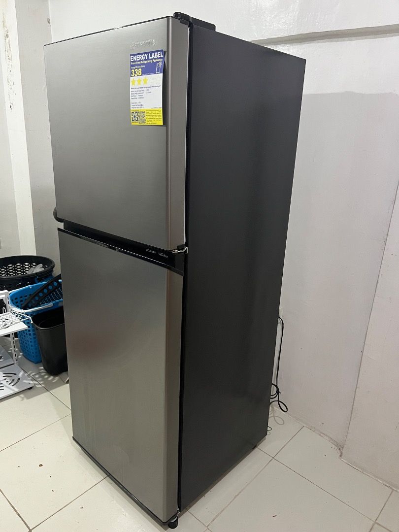 Panasonic Double Door Refrigerator 6cu ft (Category: Refrigerators and Freezers) located in Caloocan City. Submitted by freah28000 (Listing ID 1466093865, Image 3). Description: - Brand: Panasonic - Type: Two-door fridge (separate freezer and fridge compartments) - 6cu ft - Condition: Clean exterior, well-maintained - No Frost - Inverter - No issue / Good condition.