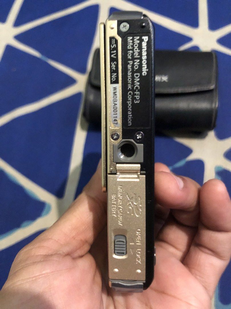 Panasonic Lumix DMC-FP3 Untested (Category: Cameras) located in Quezon City. Submitted by markgolveo (Listing ID 1465981335, Image 3). Description: Panasonic Lumix DMC-FP3 Untested Selling as is stated of its condition Untested no charger for it Considered as defective for parts out repairs Cosmetic wise still looks great With inclusion of unit, battery pack and a leather carry pouch case.