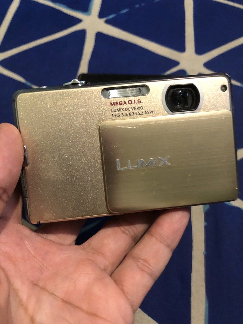 Panasonic Lumix DMC-FP3 Untested (Category: Cameras) located in Quezon City. Submitted by markgolveo (Listing ID 1465981335, Image 2). Description: Panasonic Lumix DMC-FP3 Untested Selling as is stated of its condition Untested no charger for it Considered as defective for parts out repairs Cosmetic wise still looks great With inclusion of unit, battery pack and a leather carry pouch case.
