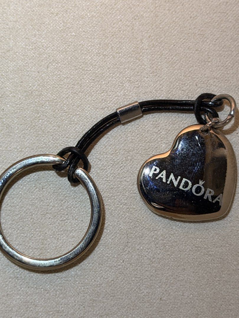 Pandora Heart Key Ring Charm (Category: Charms) located in Las Pinas. Submitted by a_clutter (Listing ID 1466082048, Image 1). Description: MOP: BPI / GoTyme Please send a copy of your payment receipt or confirmation as proof of payment. ♡ Feel free to message me for more inquiries!.