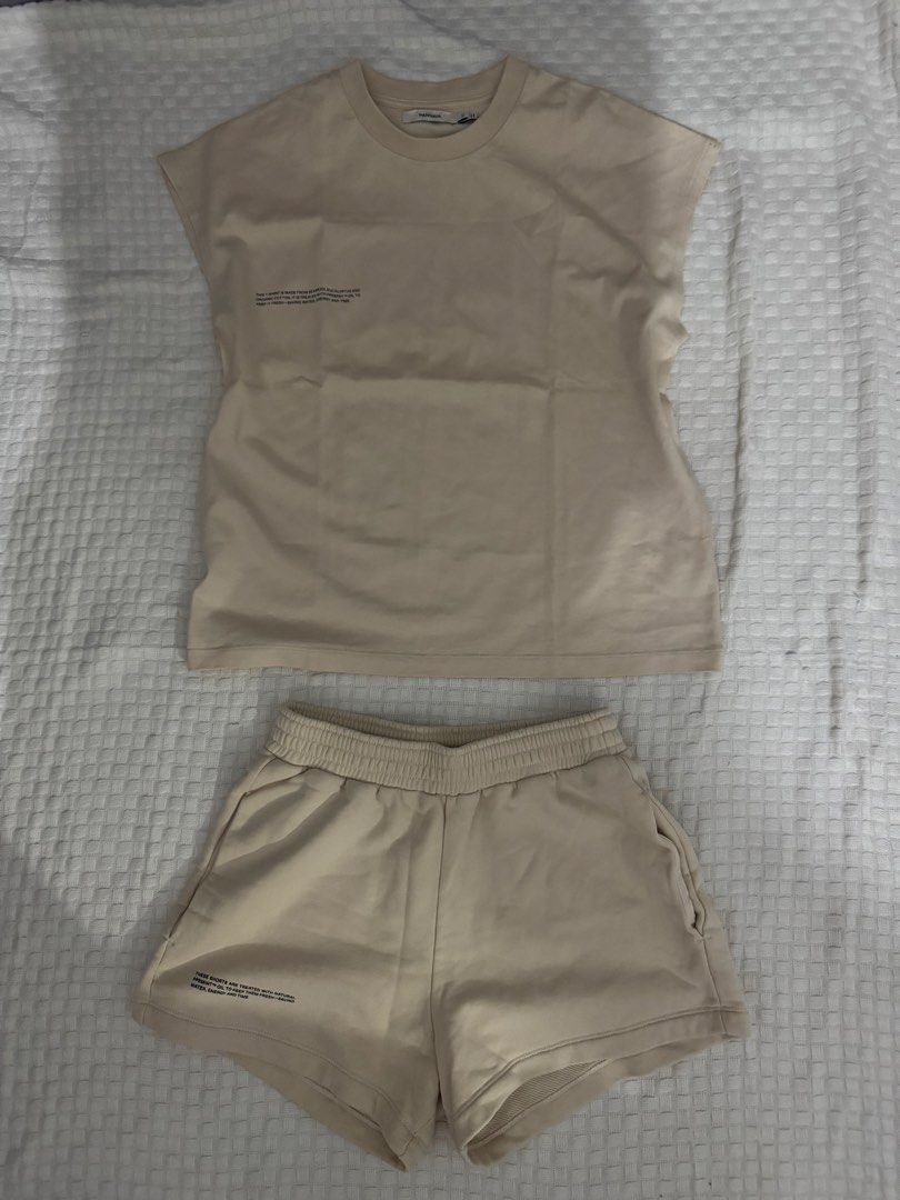 Pangaia set (Category: Sets or Coordinates) located in Los Banos. Submitted by fashionplate02 (Listing ID 1466134045, Image 1). Description: Fits small.