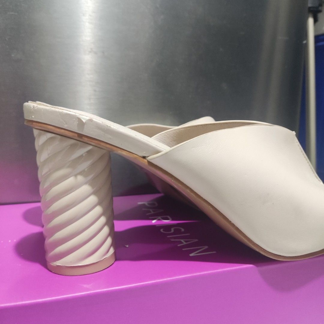 Parisian Block Heels (Category: Heels) located in Antipolo. Submitted by hesedfinds.shop (Listing ID 1466148292, Image 2). Description: See the pics to see the minor issues..