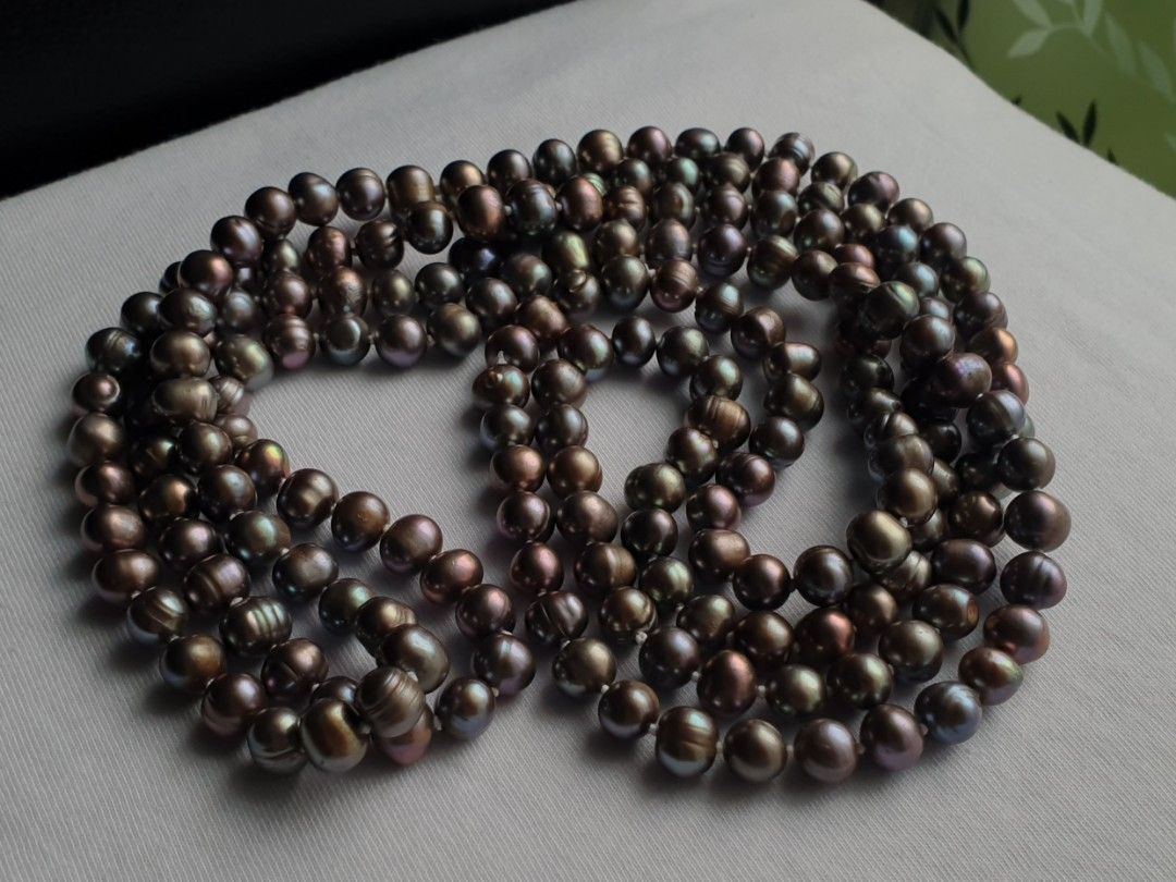 Peacock Freshwater Pearl Necklace (Category: Necklaces) located in Quezon City. Submitted by WasalakTwo (Listing ID 1466151437, Image 1). Description: Bought in Japan Goodcondition Open for delivery nationwide.