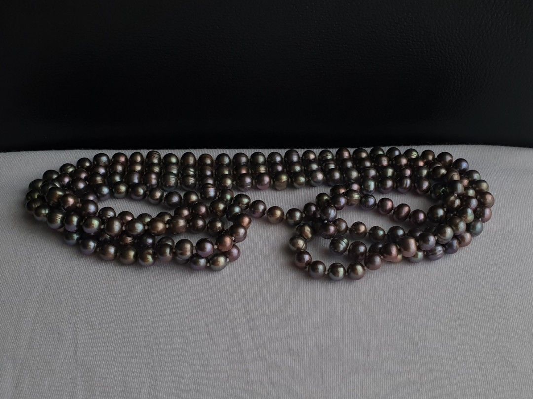 Peacock Freshwater Pearl Necklace (Category: Necklaces) located in Quezon City. Submitted by WasalakTwo (Listing ID 1466151437, Image 3). Description: Bought in Japan Goodcondition Open for delivery nationwide.
