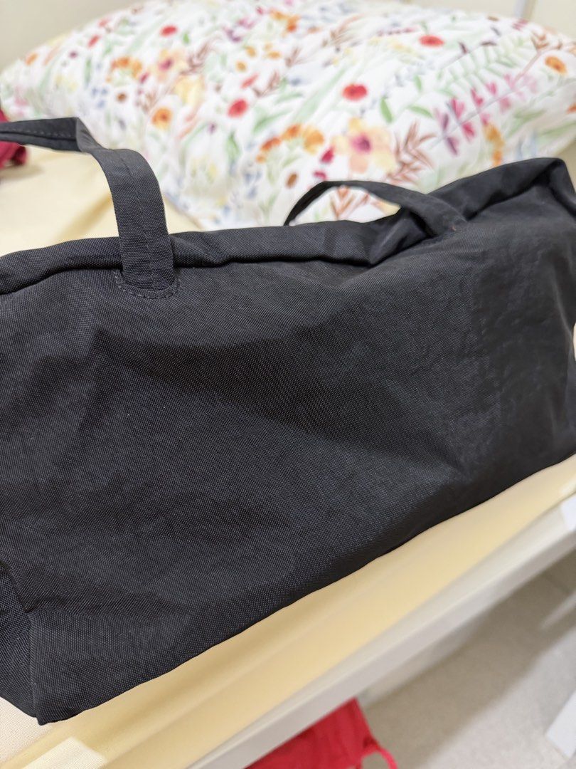 Penshoppe Nylon Bowler Bag (Category: Shoulder Bags) located in Baguio. Submitted by thelittolwardrobe (Listing ID 1466018050, Image 3). Description: no issue used twice.