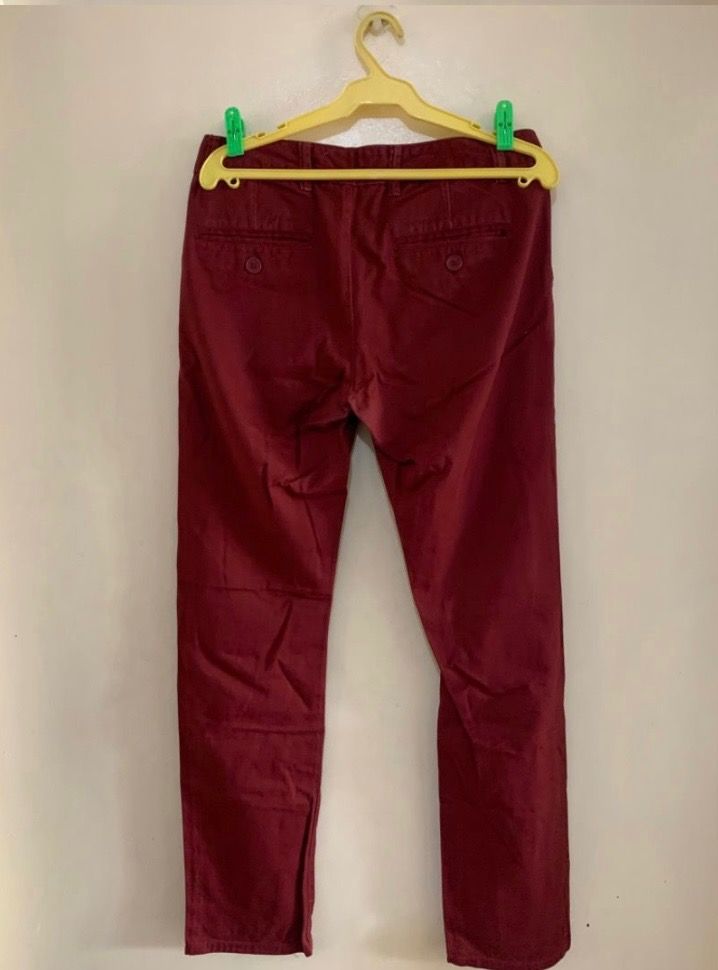 Penshoppe Pants Mens (Category: Jeans) located in Valenzuela. Submitted by clickandshoppreloved (Listing ID 1466012792, Image 2). Description: Penshoppe Pants Mens Original, Onhand 32 Size On Tag Waist : 32in Height: 42 Color : Red (Excellent Condition, Good As New).