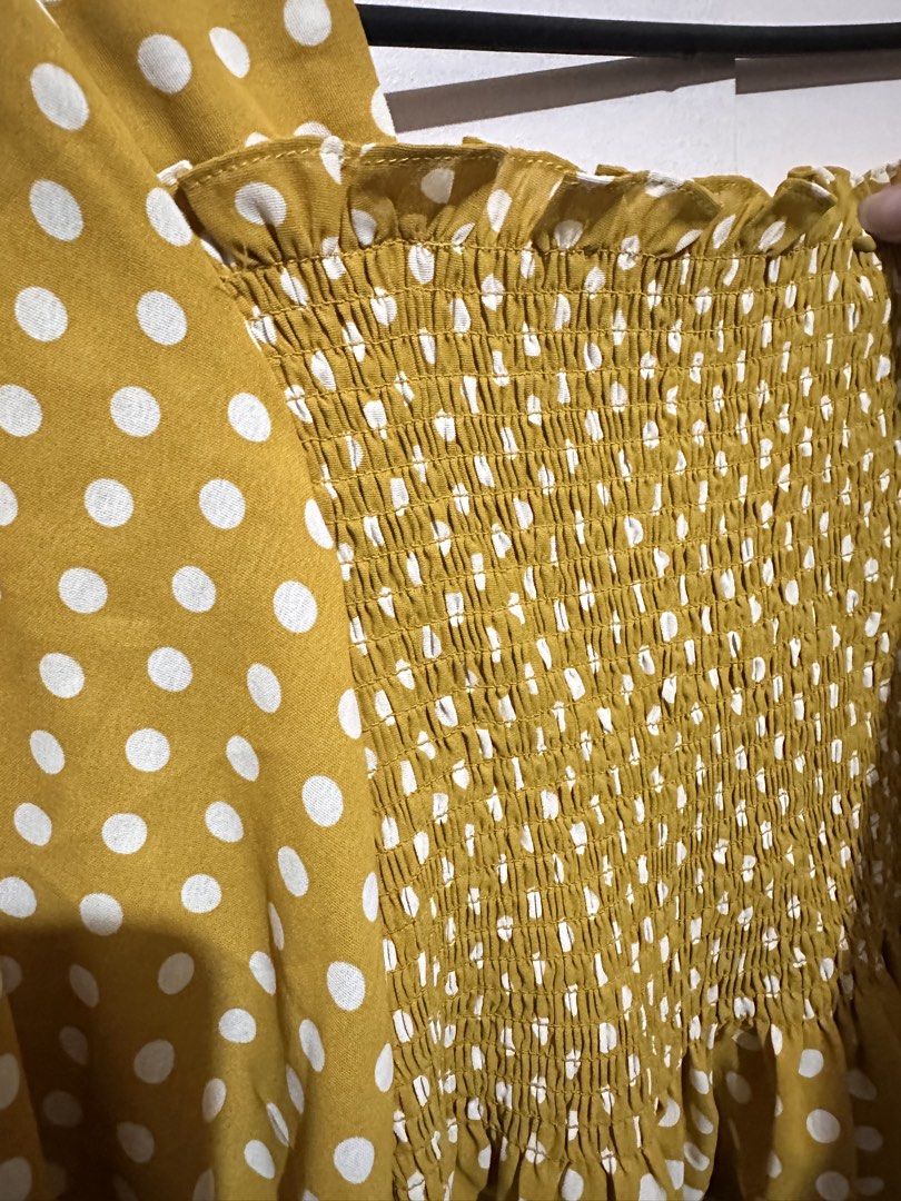 Peplum polka (Category: Blouses) located in Tandag. Submitted by kawaiispreloved (Listing ID 1466069469, Image 2). Description: Small to medium size.