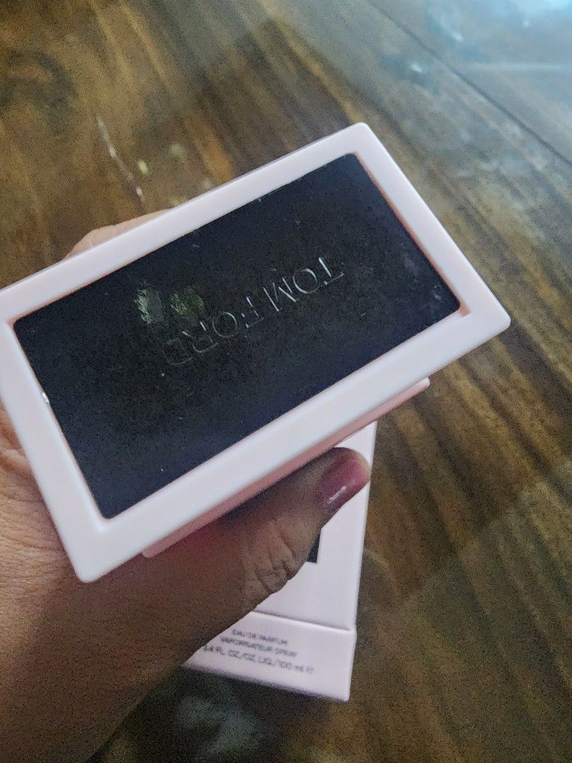 PERFUME TOM FORD ROSE (Category: Fragrance & Deodorants) located in Manila. Submitted by chrinathalie (Listing ID 1466100773, Image 3). Description: sprayed once to smell super bango rfs: dami nang pabango note: niregalo/pinadala di ko alam saan binili.