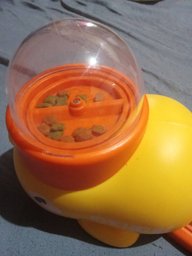 Pet Puzzle Feeder (Category: Everything Else Others) located in Quezon City. Submitted by myfpmshop (Listing ID 1466019562, Image 2). Description: Pet Puzzle Feeder used only twice ayw ng nga cats ko.