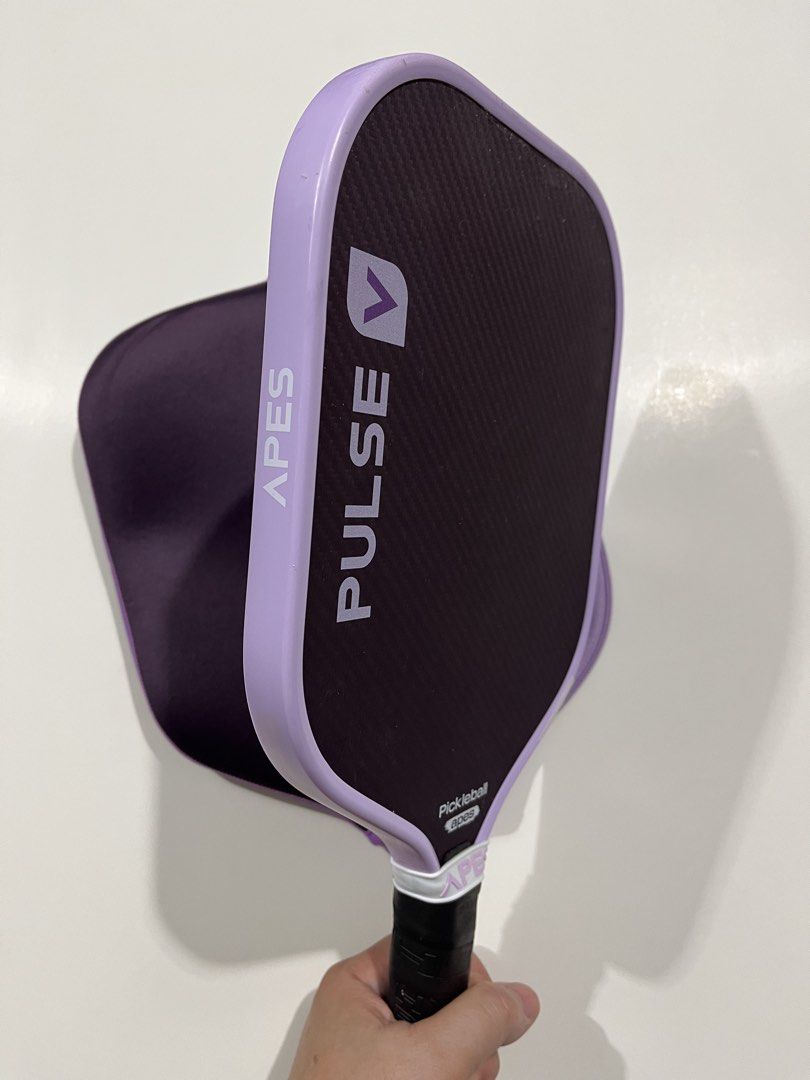 Pickleball Apes Pulse V Paddle with Case (Category: Racket and Ball Sports) located in Cebu City. Submitted by adriano.adriano (Listing ID 1466071926, Image 3). Description: original Pickeball Apes Pulse racket w cover sleeve. see actual photos. used no major damage. buyer pays delivery fr cebu.