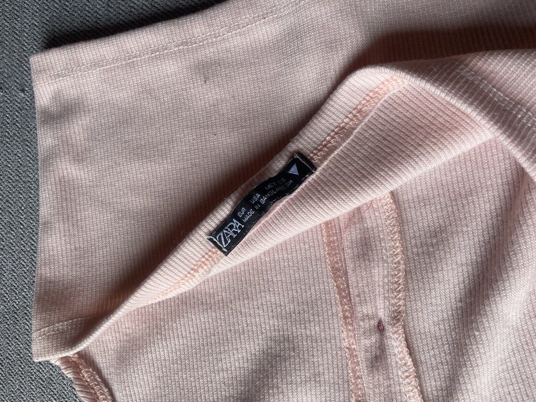 Pink Cropped Collared Halter Backless Top (Category: Sleeveless) located in Baguio. Submitted by charmfinds888 (Listing ID 1466099833, Image 3). Description: ♡ price + sf ♡ payment first — gcash / bdo ♡ nationwide shipping via j&t ♡ please send proof of payment.
