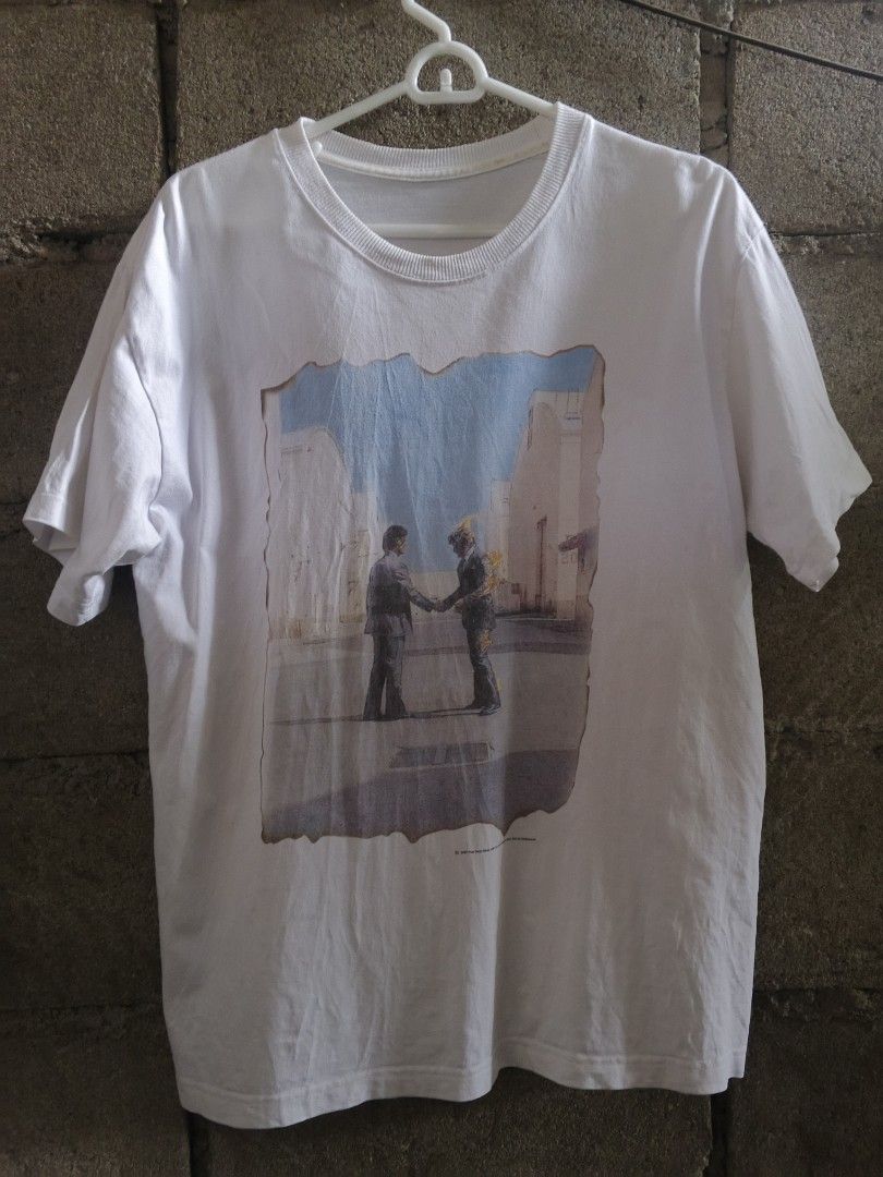 Pink Floyd (Category: Tshirts & Polo Shirts ) located in Manila. Submitted by findfinechie (Listing ID 1466036417, Image 1). Description: 20.5×28 hearing offers ( end 4:20 pm ).