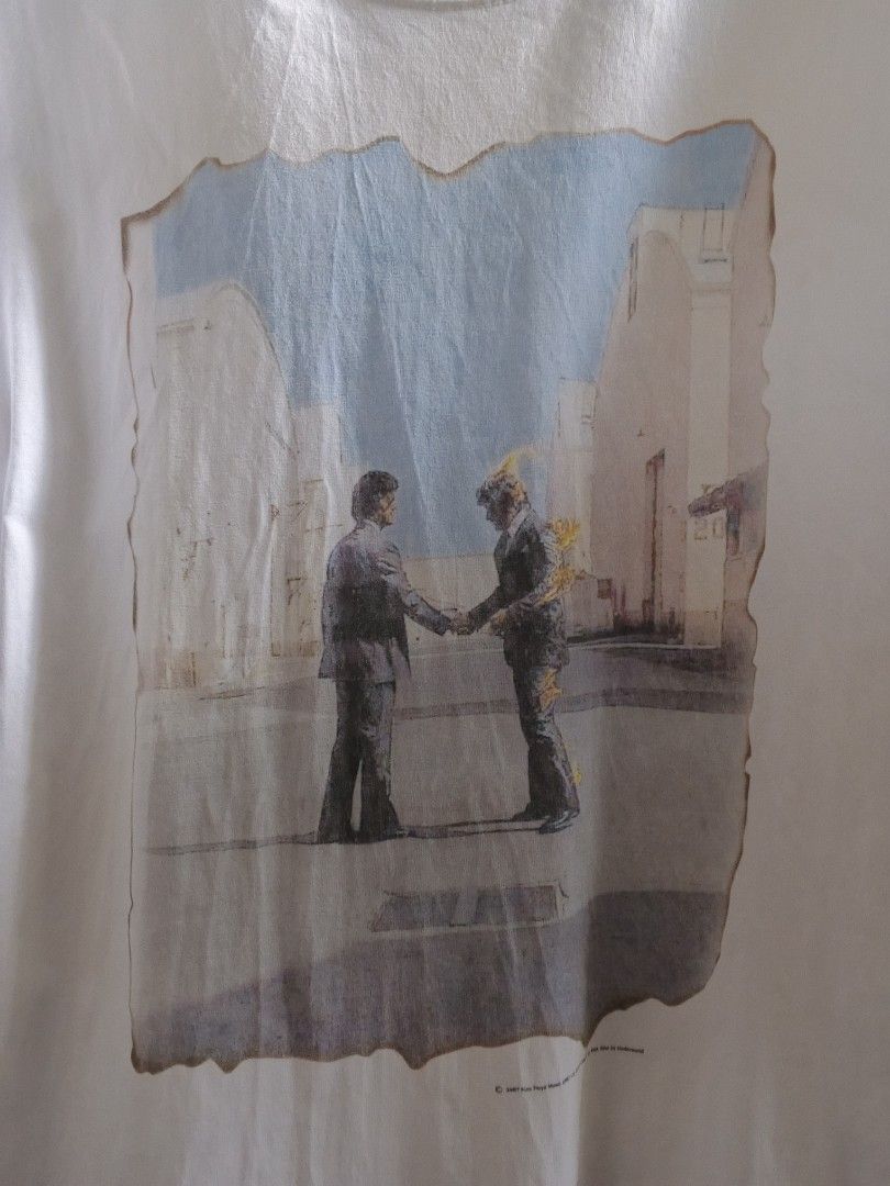 Pink Floyd (Category: Tshirts & Polo Shirts ) located in Manila. Submitted by findfinechie (Listing ID 1466036417, Image 2). Description: 20.5×28 hearing offers ( end 4:20 pm ).
