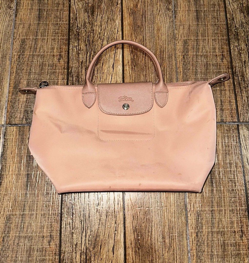 PINK LONGCHAMP (Category: Shoulder Bags) located in Manila. Submitted by urban-vintage_2 (Listing ID 1466018666, Image 2). Description: ISSUE: NO STRAP (NEED WASH) MOP :GCASH (NO COD) SHIP VIA: LALAMOVE & J&T LOCATION: PASIG CITY LENGTH: 27 WIDTH :23.