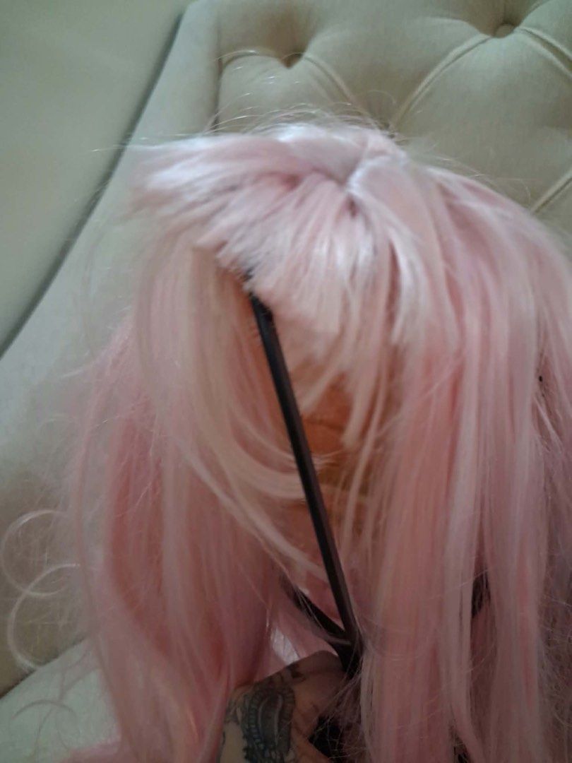 Pink wig (Category: Hair) located in Manila. Submitted by morocopipe (Listing ID 1466082369, Image 3). Description: .