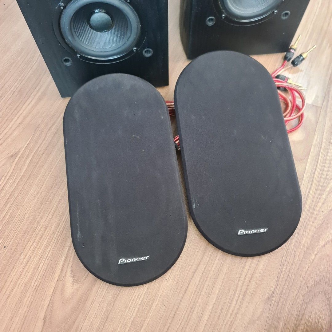 Pioneer SP-BS22 (Category: Soundbars, Speakers & Amplifiers) located in Makati City. Submitted by im.digiman (Listing ID 1466109270, Image 3). Description: Selling my Pioneer Andrew Jones Bookshelf Speakers Pioneer SP-BS22-LR Fully working Has signs of usage (pa judge nalang sa posted pics) Very good sounding Lots of positive reviews, check Youtube Comes with speaker wires with banana plugs 2 days personal warranty For pickup only at The Rise Mak