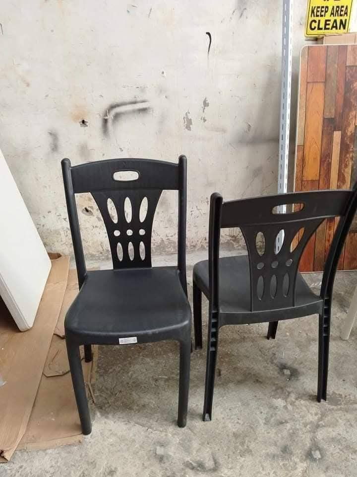 Plastic Chair Hampas Chair (Category: Chairs) located in Manila. Submitted by redonline (Listing ID 1465965702, Image 3). Description: PLASTIC CHAIR/HAMPAS CHAIR Black ₱430 White ₱450 Chairs Size: 15x16.5x34 🌸UNBREAKABLE 🌸Elegant Design 🌸💯% High Quality ☑️Maganda, Matibay at Makunat💯 Dikalidad at Subok na sa TIBAY...Gamit na pang matagalan!🤗 ON HAND BRAND NEW Mode of Payment: Gcash,COD Same day delivery PM for orders and inquiries.