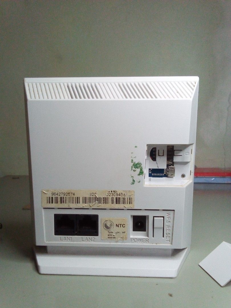 PLDT Home Prepaid WiFi Modem (Loadable) (Category: Office & Business Technology) located in Manila. Submitted by noblecrystal_67f41e (Listing ID 1465980054, Image 3). Description: PLDT Home Prepaid WiFi Modem Loadable Condition: Fully working, no issues, minimal stains only no electrical wear. Signal Strength: Strong and stable, upto 150 to 300 mbps depends on your location. Networks: SMART, TNT, DITO only. Price: 650 (Slightly Negotiable) Inclus