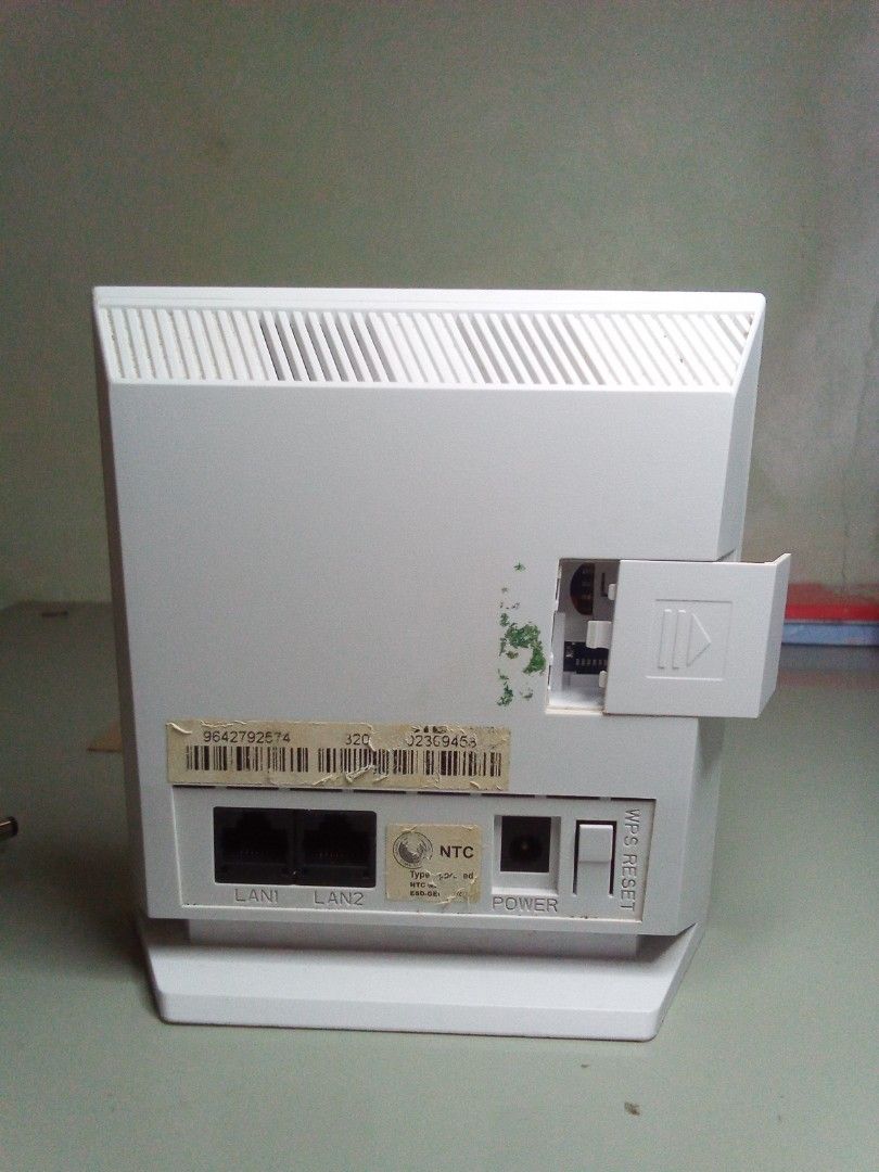 PLDT Home Prepaid WiFi Modem (Loadable) (Category: Office & Business Technology) located in Manila. Submitted by noblecrystal_67f41e (Listing ID 1465980054, Image 2). Description: PLDT Home Prepaid WiFi Modem Loadable Condition: Fully working, no issues, minimal stains only no electrical wear. Signal Strength: Strong and stable, upto 150 to 300 mbps depends on your location. Networks: SMART, TNT, DITO only. Price: 650 (Slightly Negotiable) Inclus