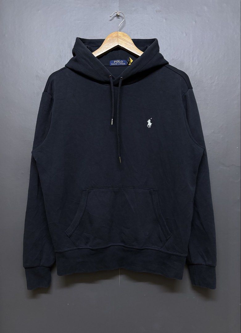 POLO RALPH LAUREN (Category: Coats, Jackets and Outerwear) located in Cavite. Submitted by staythrifted.23 (Listing ID 1466111600, Image 1). Description: Size : Small on 🏷️ Large best fit Dimes : Length 25.5 Width 22.5 Condition : Like new Color rate : 9.9/10 Issue : ❌ Loc. Cavite We ship nationwide Payment first .