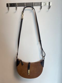 （分類：）位於 。 由 thriftieeee 提交（商品編號 1466152708，圖片 1）。簡介： 。