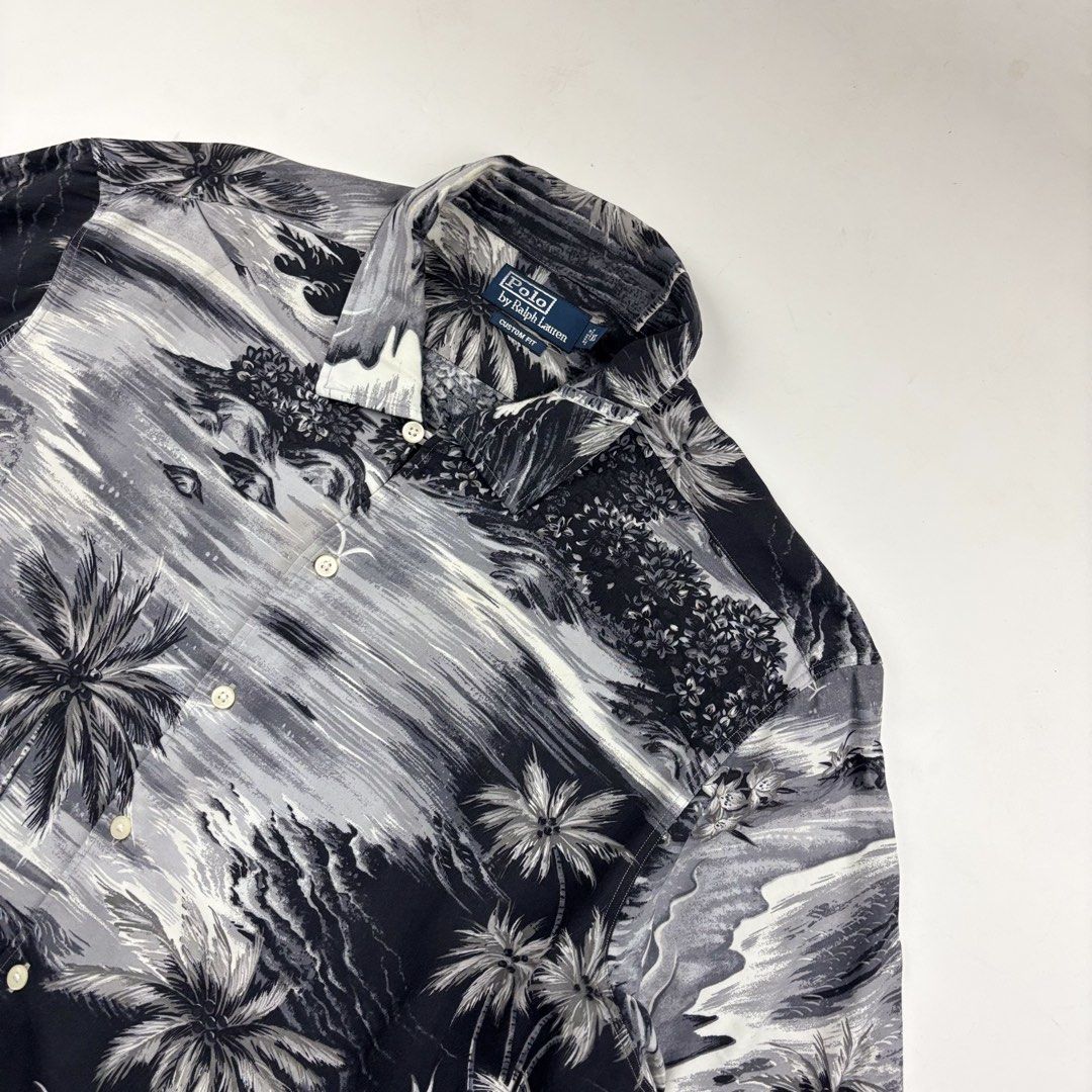 Polo Ralph Lauren Tropical Print Button Up (Category: Tshirts & Polo Shirts ) located in Makati City. Submitted by ragrepository (Listing ID 1465974424, Image 3). Description: Polo Ralph Lauren Tropical Print Button Up Tagged as XL Length- 30.5” Pit to pit- 26.5” Sleeves- 10” Shoulder-20.5” Condition- 9/10 Flaw- Minor stain .