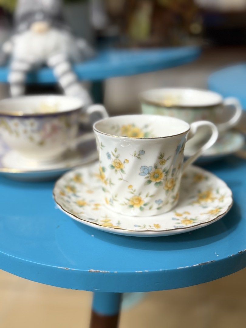 Porcelain Cups and Saucer Assorted Design (Category: Coffee & Tea Tableware) located in Mandaluyong City. Submitted by ardzensthrift (Listing ID 1465966280, Image 2). Description: Very classy porcelain tea cups and saucers imported from Japan. Set of 3 for only PHP 600.