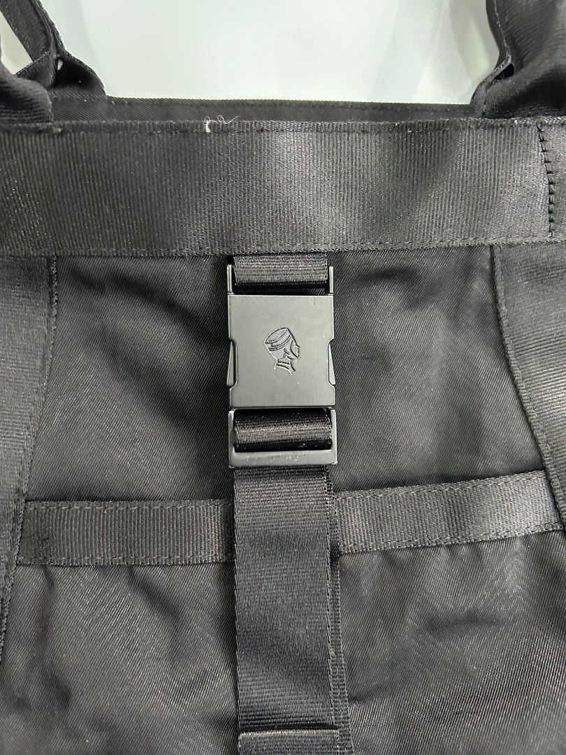 Porter tote bag (Category: Tote Bags) located in Santa Rosa. Submitted by _ba_mo_si_ (Listing ID 1466029411, Image 3). Description: Bag only plus sf Dm.