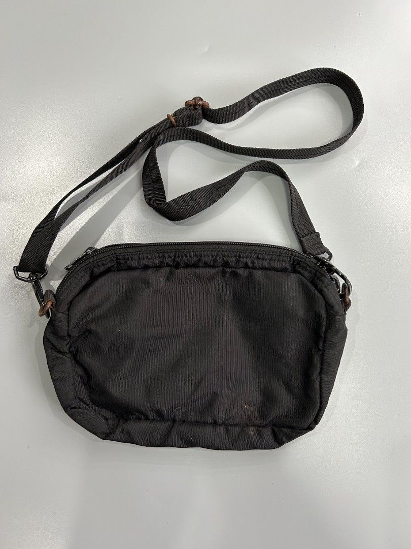 Porter yoshida sling bag (Category: Sling Bags) located in Santa Rosa. Submitted by _ba_mo_si_ (Listing ID 1466028989, Image 3). Description: Plus sf Dm.