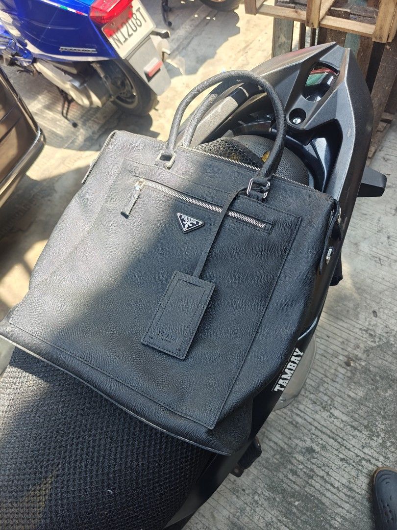 Prada Saffiano (Category: Tote Bags) located in Manila. Submitted by YurWatch (Listing ID 1466033246, Image 1). Description: Prada Saffiano Italy Made For Sale: 1500p Pm to interested 🤝✨😄.
