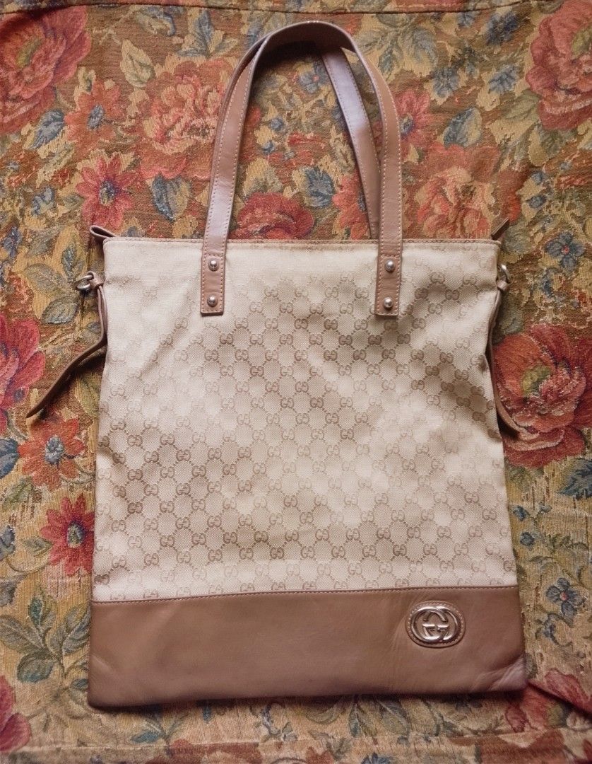 Preloved Gucci Shoulder bag Large (Category: Luxury Bags & Wallets) located in Alicia. Submitted by celynahambotruecelyna39 (Listing ID 1466100788, Image 1). Description: in good condition.
