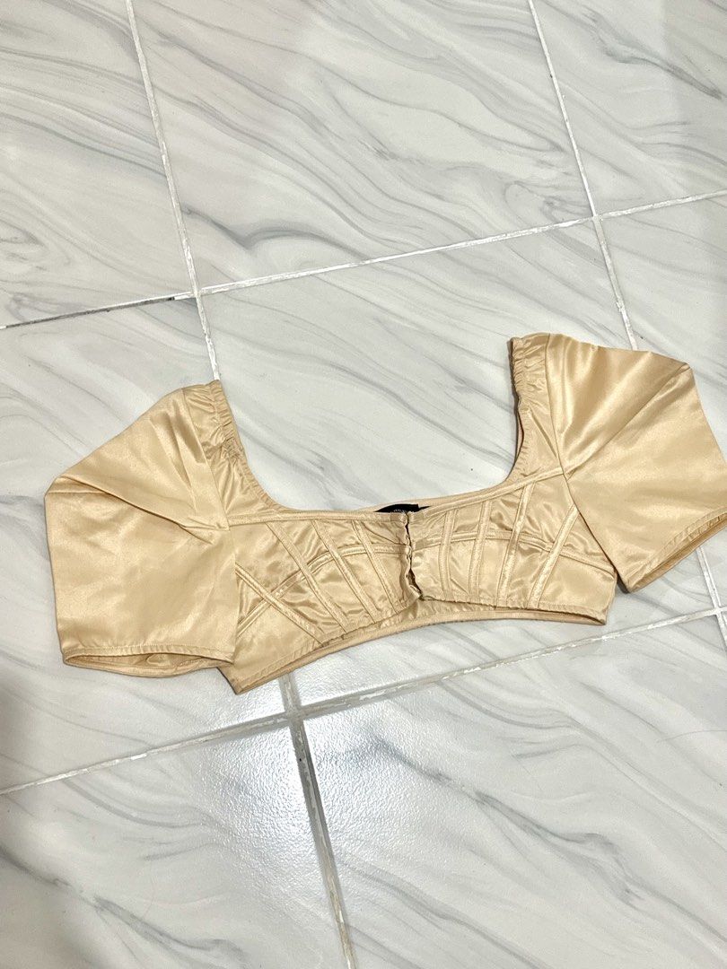 Pretty Little Thing Corset Croptop (Category: Others Tops) located in Bulacan. Submitted by archivesbyjanine (Listing ID 1466042544, Image 1). Description: Uk8 on tag or small.