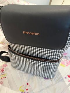 (Category: ) located in . Submitted by mycloset.fashion (Listing ID 1466110329, Image 1). Description: .