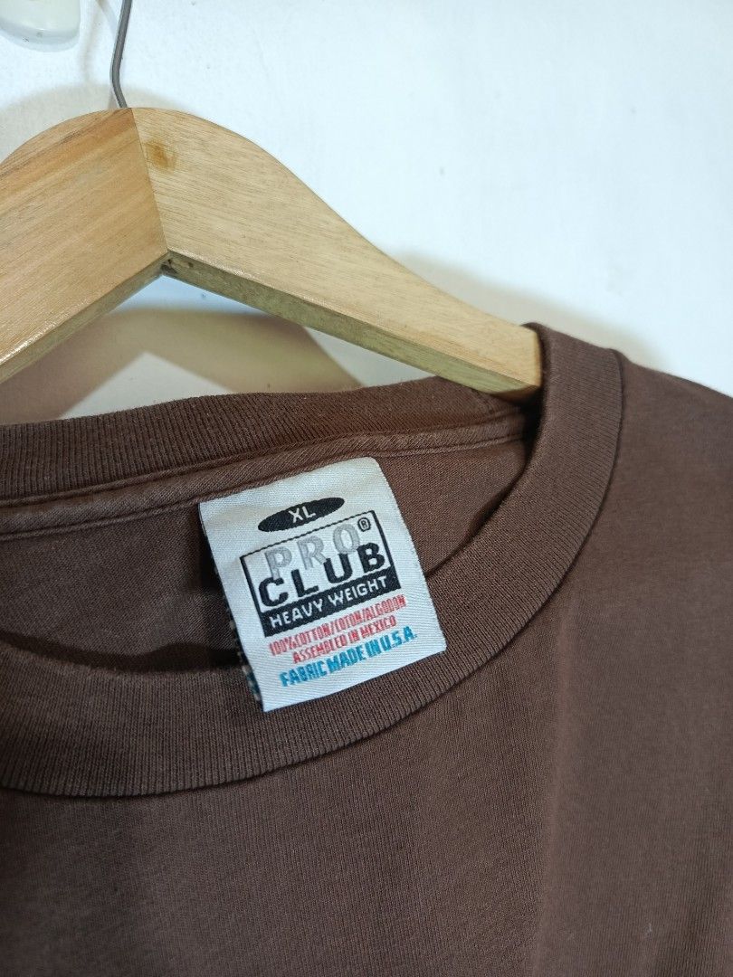 PRO CLUB LONG SLEEVES CHOCO BROWN (Category: Tshirts & Polo Shirts ) located in Baguio. Submitted by 074thriftmania (Listing ID 1466121024, Image 3). Description: - Brand: Pro Club - Style: Heavyweight long sleeve t-shirt / Streetwear basic - Color: Solid Brown - Size: XL - Material: 100% thick cotton with ribbed crewneck and cuffs - Origin: US fabric, assembled in Mexico - Condition: Clean, great overall condition with no major flaws length 29" 