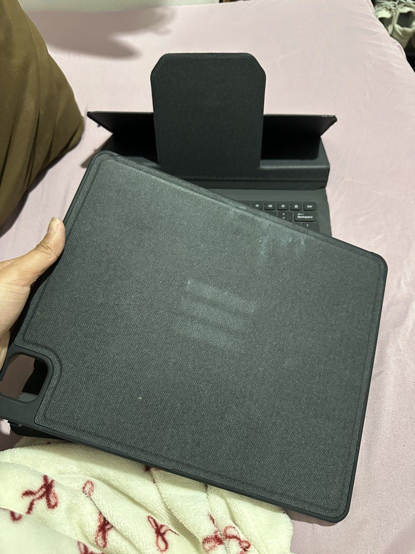 PROTECT iPad Pro Bluetooth Keyboard (12.9 inch) (Category: Other Mobile & Gadget Accessories) located in Pulilan. Submitted by jaiesmari (Listing ID 1466122492, Image 3). Description: Bought from UAE.