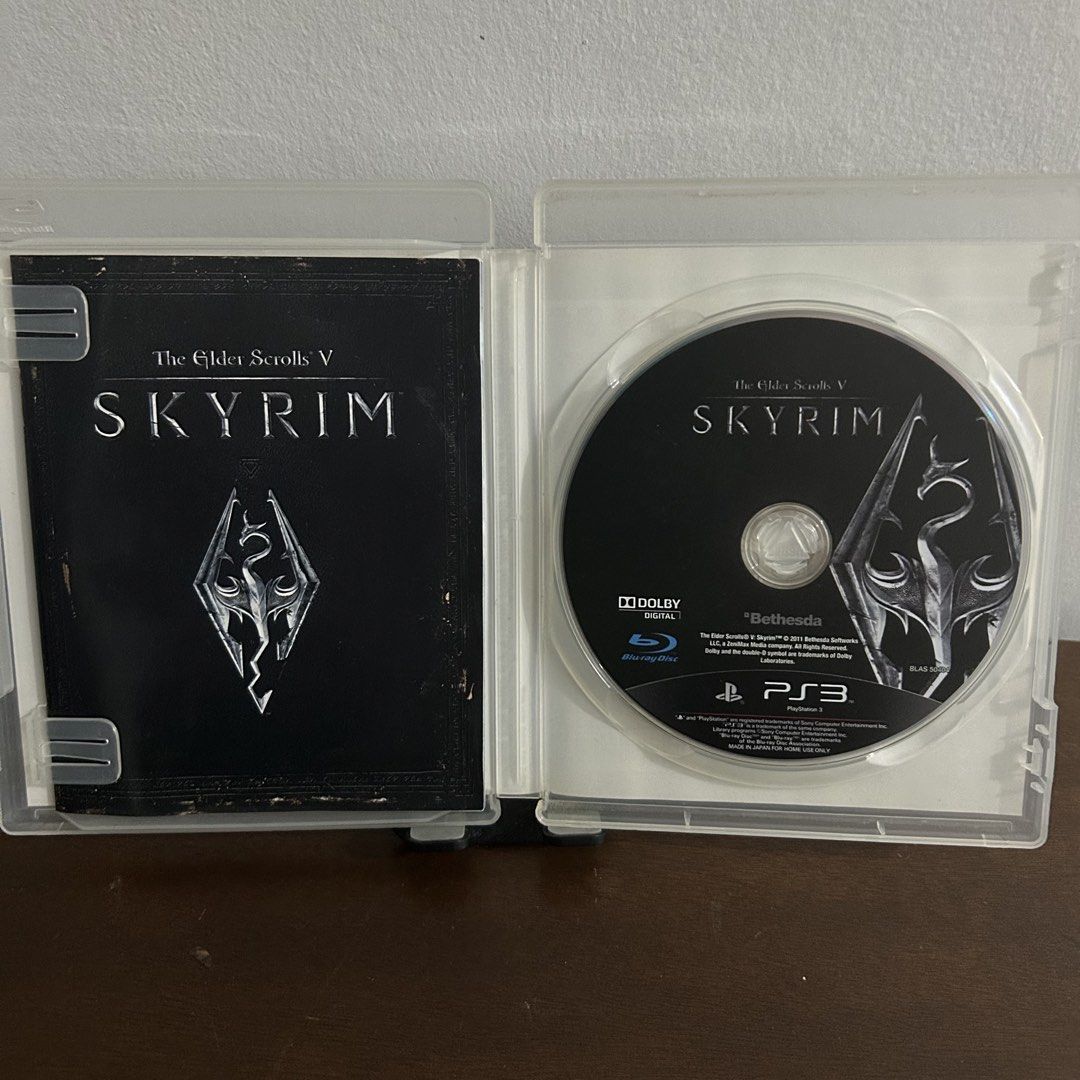 PS3: The Elder Scroll V Skyrim (Category: PlayStation) located in Quezon City. Submitted by argamenest (Listing ID 1466146674, Image 3). Description: Item tested and working with manual (can provide additional pics and vids for sure buyers only) 📍 Fairview QC.