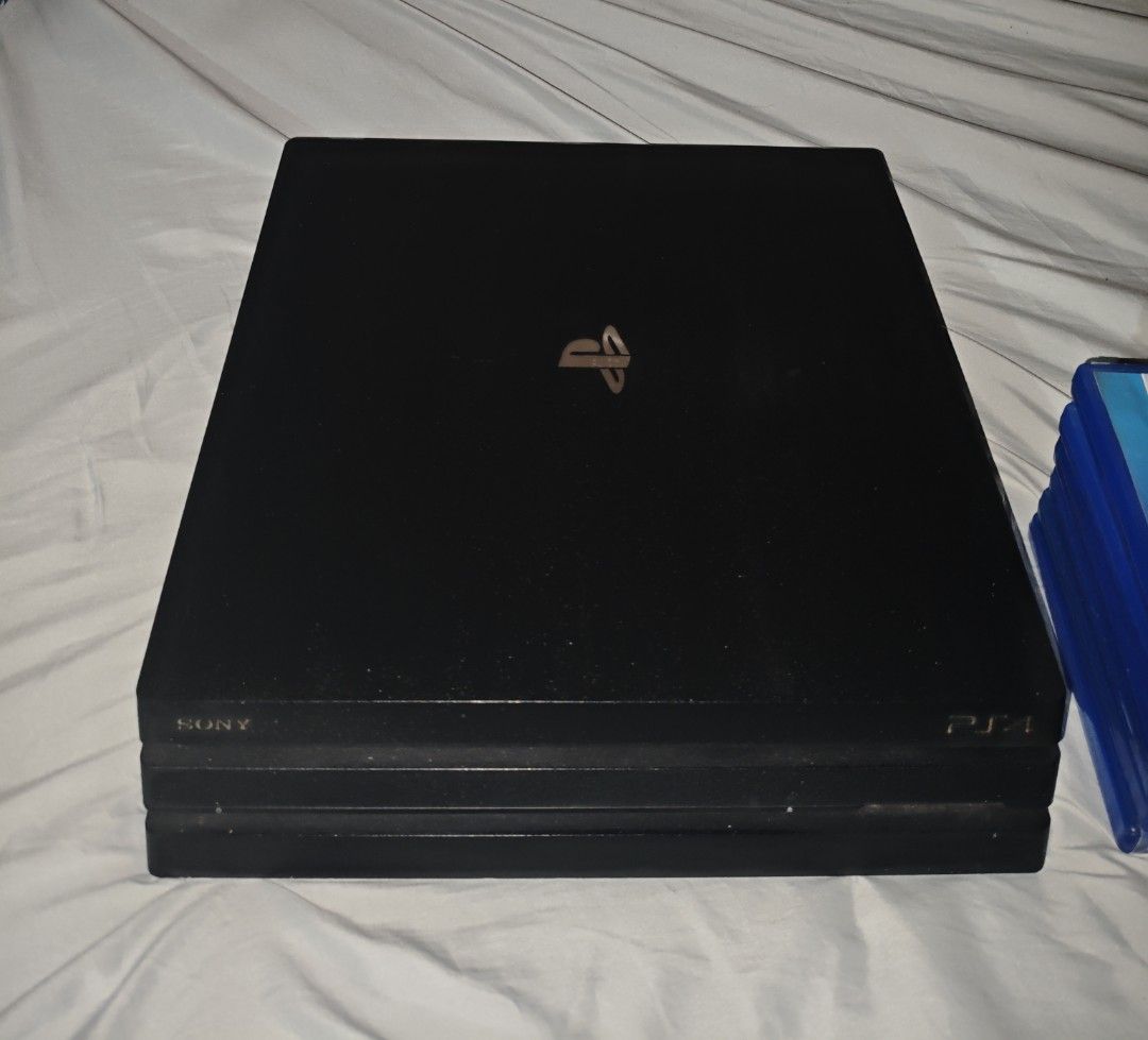 PS4 Pro 1TB (Category: PlayStation) located in Antipolo. Submitted by antonjobe (Listing ID 1466109781, Image 2). Description: PS4 Pro 1TB 13.52 Firmware Inclusions: - 1 Controller (stick drift) - HDMI cable and Power Cable - 7 Physical games (NBA 2K16 walang case) - Needs cleaning Location: Angono/Antipolo.