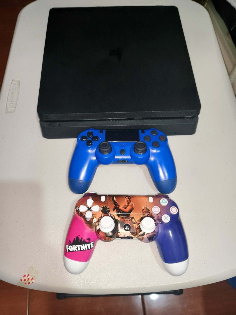 PS4 SLIM (Description) (Category: PlayStation) located in Manila. Submitted by julian_m28 (Listing ID 1466135365, Image 1). Description: Please read kasi nandito lahat ng information about sa ps4 PS4 SLIM 13.52 Golden JB 1TB Includes: 2 Controllers w/ micro USB 1 short HDMI cable Power cable 20 Games included. (nagtira lang ng storage for save datas) Maganda single player games na naka-download sobrang Worth it laruin habang hinihintay magmura gt